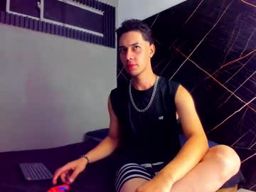 See _axel_09 online Now @ roxpoxy.com