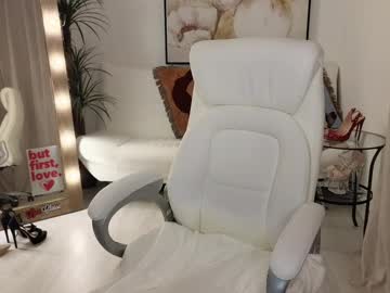 See _beylly online Now @ roxpoxy.com