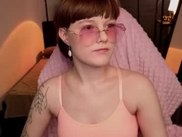 See _dreamluna_ online Now @ roxpoxy.com