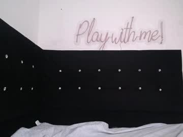 See _miaaleon online Now @ roxpoxy.com