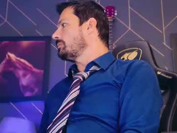 See Aaronbomer online Now @ roxpoxy.com