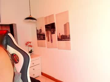See Alaia_carter online Now @ roxpoxy.com