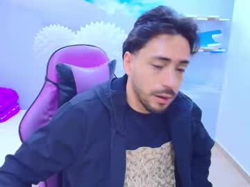 See Alan_allexander online Now @ roxpoxy.com