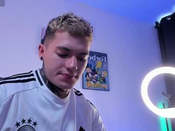 See Alan_rosee online Now @ roxpoxy.com