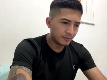 See Alanj998 online Now @ roxpoxy.com