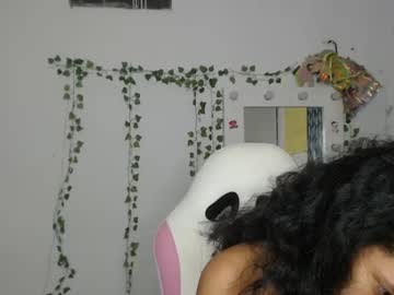 See Alicie_sexy_hot_20 online Now @ roxpoxy.com