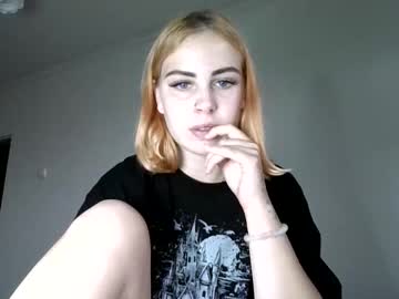 See Alismoona online Now @ roxpoxy.com