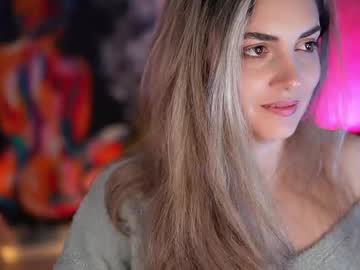 See Alliesynns online Now @ roxpoxy.com