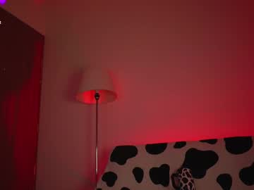 See Ambermiller04 online Now @ roxpoxy.com