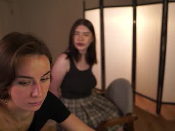 See Amourdemavie_ online Now @ roxpoxy.com