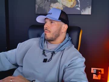 See Angeloeric online Now @ roxpoxy.com