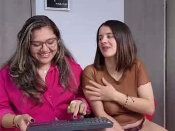 See Arianablake_11 online Now @ roxpoxy.com