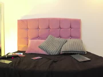 See Ayira_caramel online Now @ roxpoxy.com