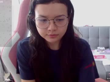 See Azu_chan online Now @ roxpoxy.com