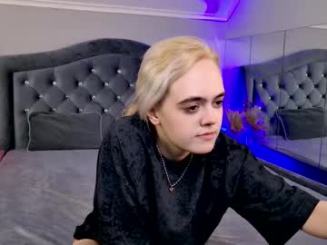 See Bambi_bloom_ online Now @ roxpoxy.com