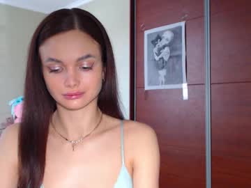 See Beauty_fruity online Now @ roxpoxy.com