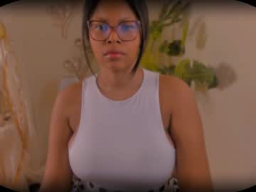 See Bellablakes18 online Now @ roxpoxy.com