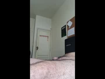 See Bigbearhector online Now @ roxpoxy.com