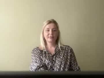 See Blondie_xoxoxo online Now @ roxpoxy.com