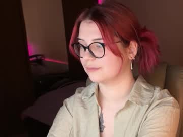 See Brandy_wow online Now @ roxpoxy.com