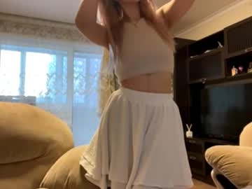 See Brittanifayard online Now @ roxpoxy.com