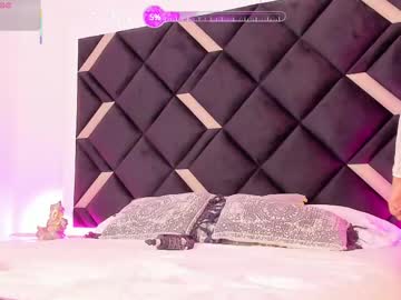 See Carolina_evanss online Now @ roxpoxy.com