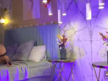 See Carolreeves online Now @ roxpoxy.com