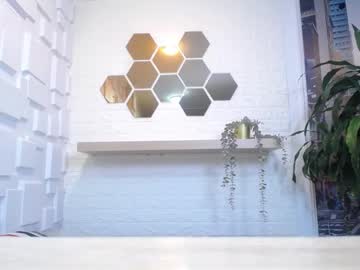 See Charlotteschmidtt online Now @ roxpoxy.com