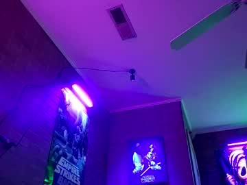 See Chronicvibez online Now @ roxpoxy.com