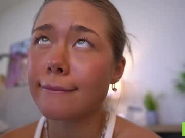 See Cielomio online Now @ roxpoxy.com