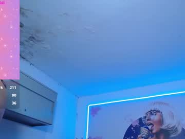 See Cristal_horny19 online Now @ roxpoxy.com