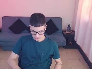 See Cumandres online Now @ roxpoxy.com