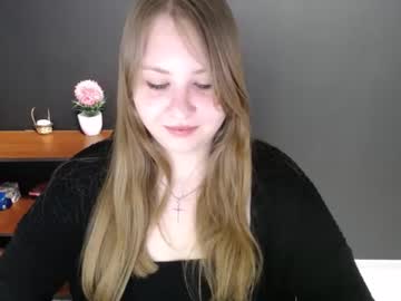 See Cute_minx online Now @ roxpoxy.com