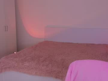 See Cuteariel7 online Now @ roxpoxy.com