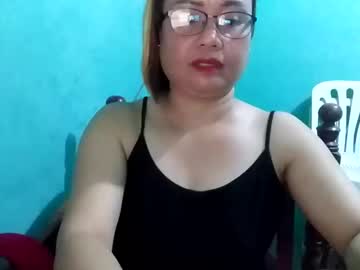 See Cutechey06 online Now @ roxpoxy.com