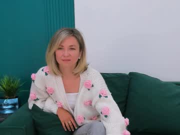 See Cutemirage online Now @ roxpoxy.com