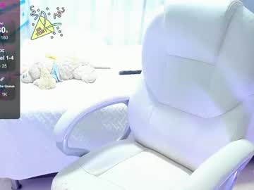 See Dahian_carter online Now @ roxpoxy.com