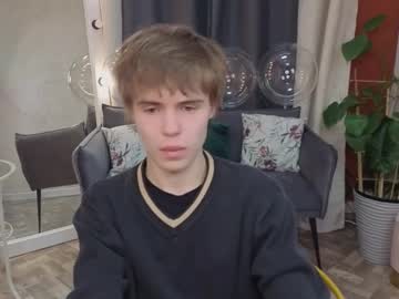 See Danie20777 online Now @ roxpoxy.com