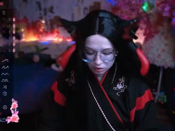 See Dark_lucious online Now @ roxpoxy.com