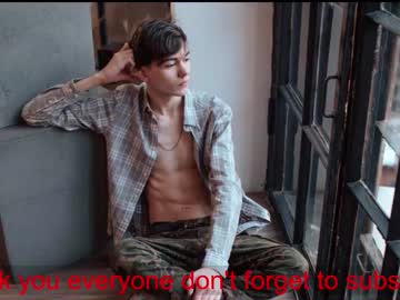 See Edgar_ray online Now @ roxpoxy.com