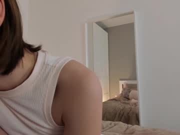 See Elannand online Now @ roxpoxy.com