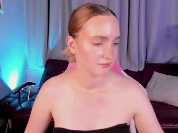 See Ellabloom online Now @ roxpoxy.com