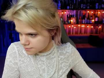 See Elliemurler online Now @ roxpoxy.com