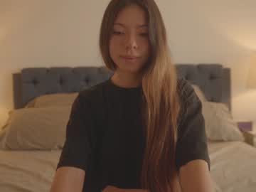 See Emma_lu1 online Now @ roxpoxy.com