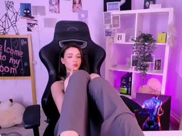 See Emmakeam_ online Now @ roxpoxy.com