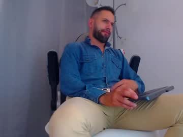 See Esteban7984068 online Now @ roxpoxy.com