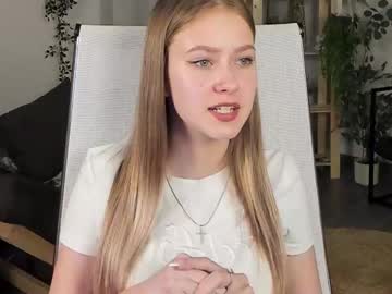 See Evemundie online Now @ roxpoxy.com