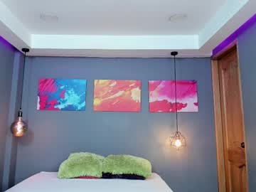 See Evolet_heart online Now @ roxpoxy.com