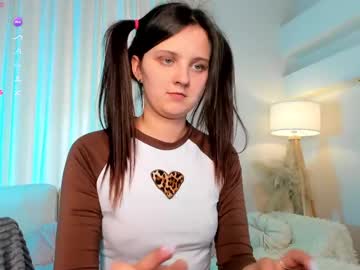 See Fluffy_waffles online Now @ roxpoxy.com