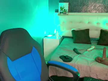 See Gabrielacortez online Now @ roxpoxy.com